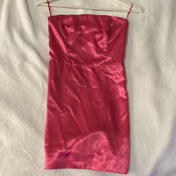 MESHKI strapless hot pink dress - Picture 2 of 4